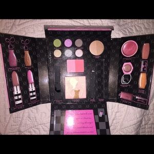 Too Faced Decade of Glamour Palette